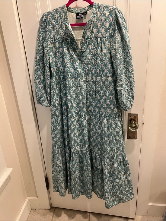 Madison Mathews Dresses & Skirts - Madison Mathews Floral Midi Dress